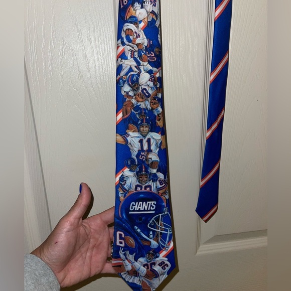 Vintage Giants Tie ๐ - Picture 3 of 3